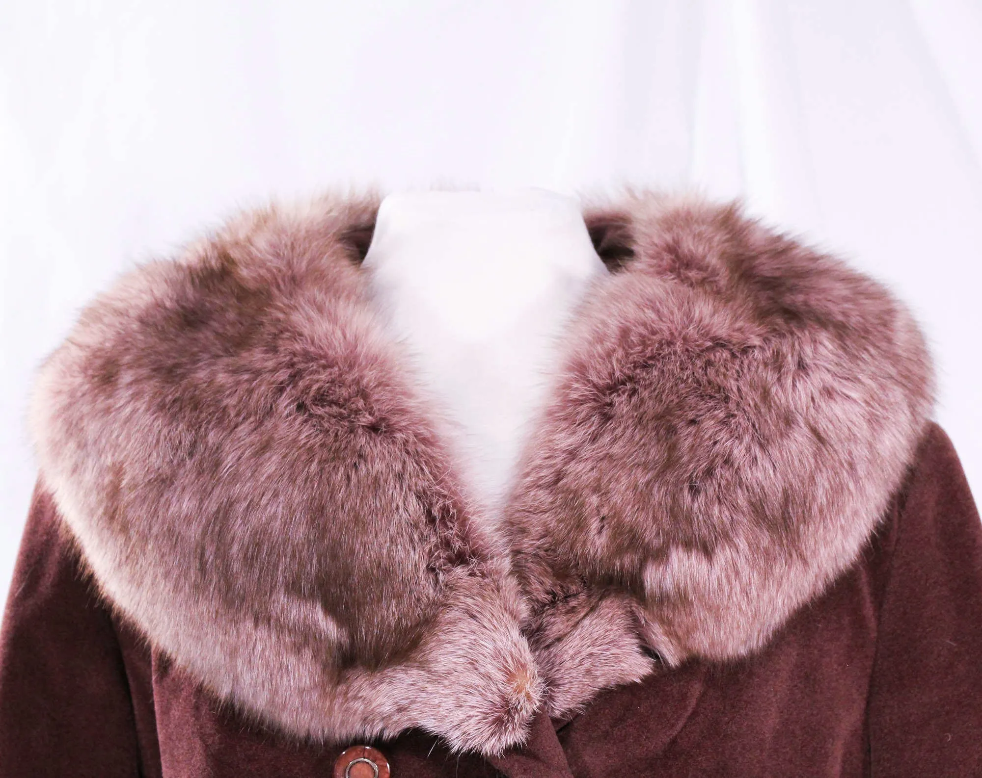 Size 12 Winter Coat with Lavender Purple Fox Collar - Large 1960s 70s Overcoat with Pockets - Brown Velour & Unique Color Fur - Bust 38