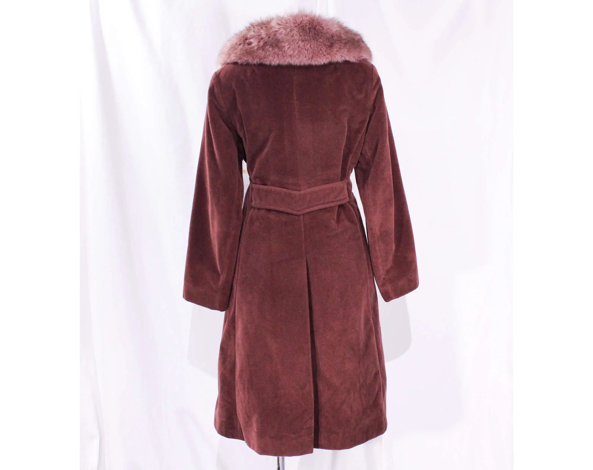 Size 12 Winter Coat with Lavender Purple Fox Collar - Large 1960s 70s Overcoat with Pockets - Brown Velour & Unique Color Fur - Bust 38